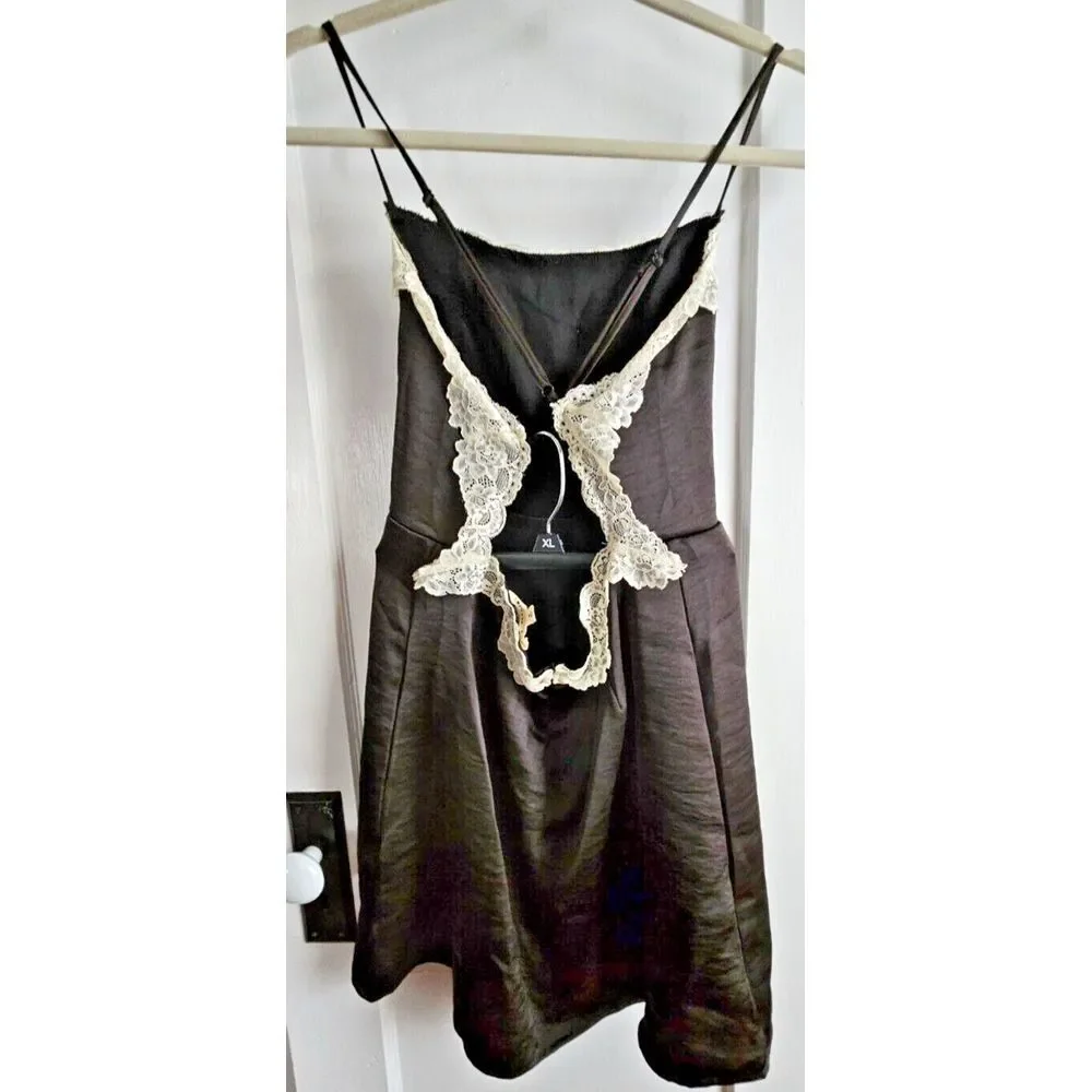 LA Hearts white Lace trim black solid satin slip Sz Small‎